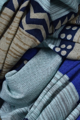 شال طرحدار زنانه