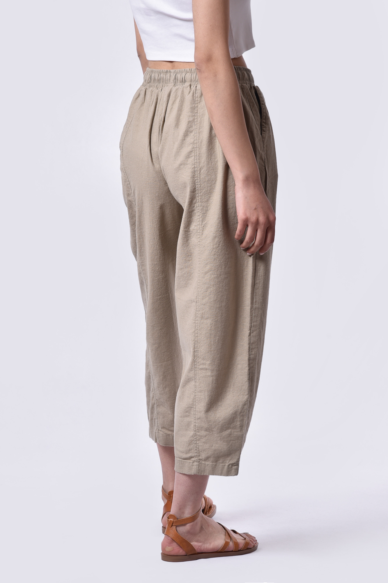 شلوار پارچه ای ساده زنانه