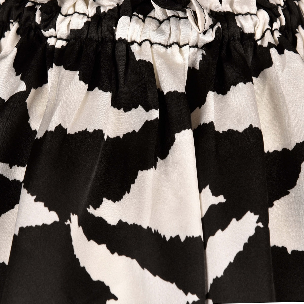 بلوز کشدوزی دار