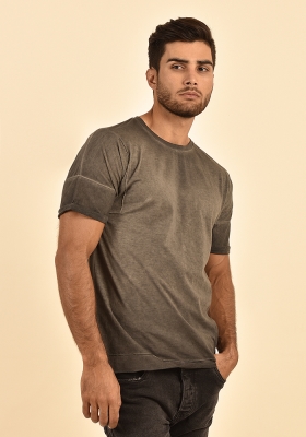 تی شرت یقه گرد سرشانه افتاده رنگرزی شده