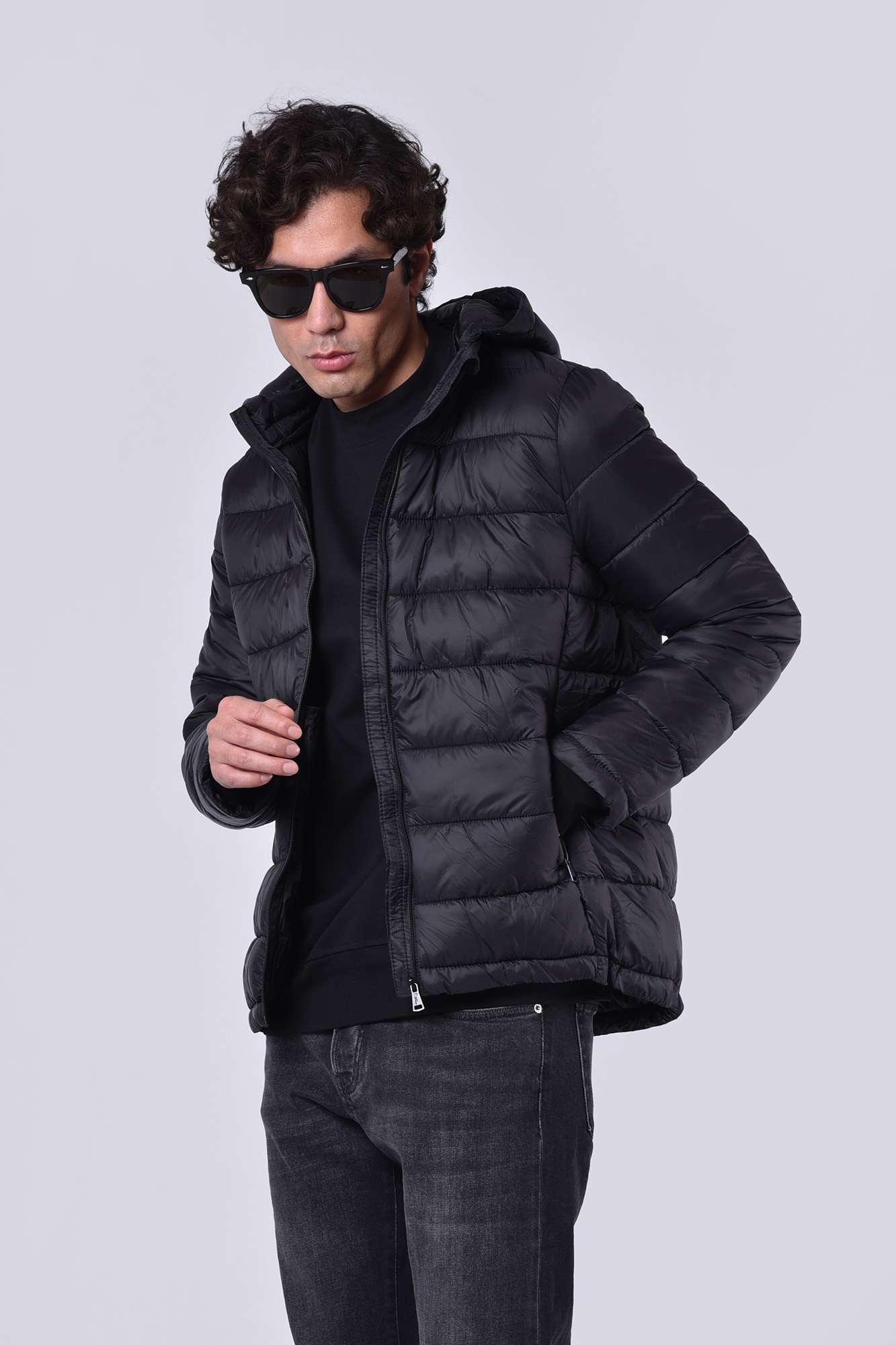 کاپشن کوتاه کلاهدار