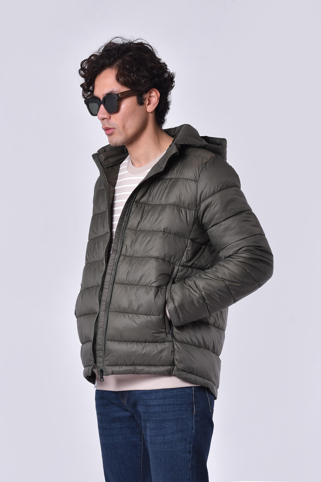 کاپشن کوتاه کلاهدار