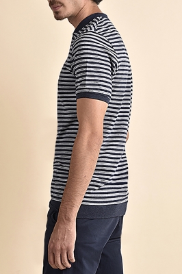 تی شرت یقه بیسبالی