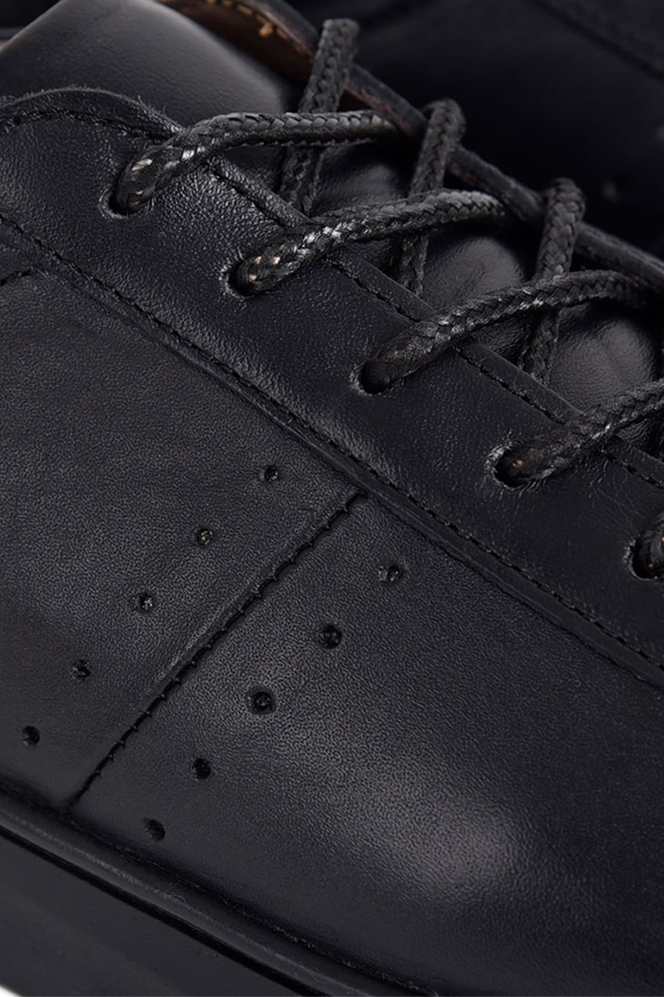 کفش اسنیکرز