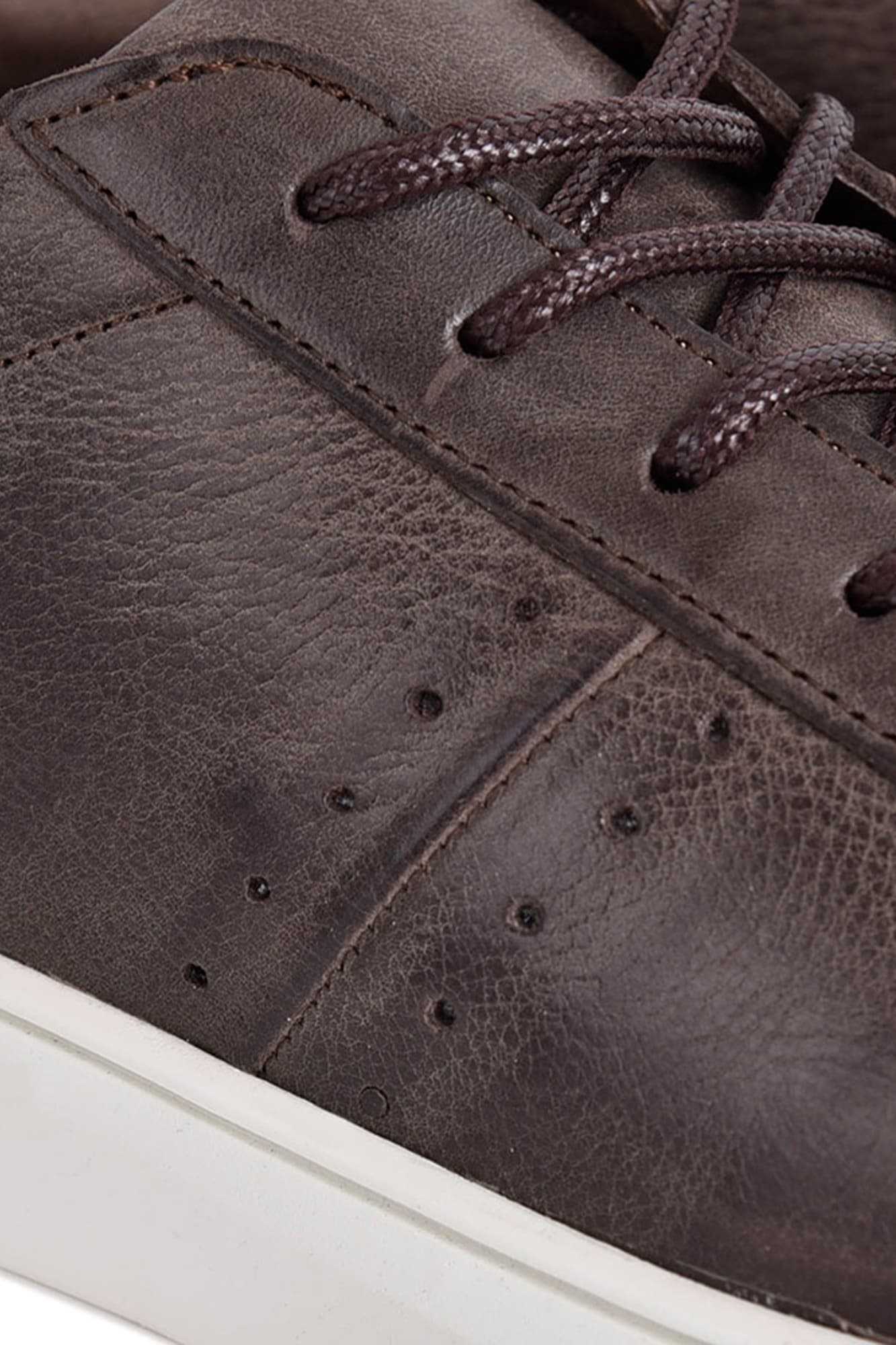 کفش اسنیکرز