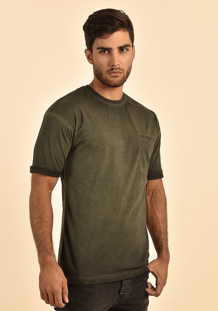 تی شرت مردانه با جیب و مارک روی جیب