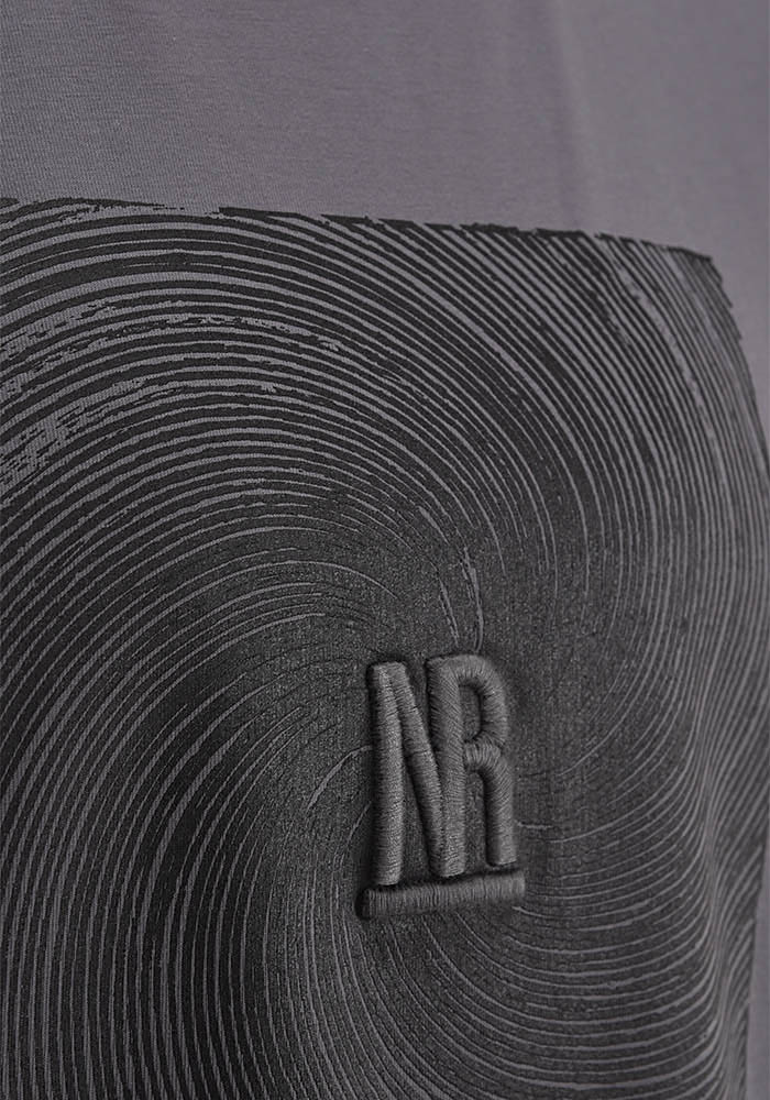 تی شرت مردانه آستین کوتاه چاپ و گلدوزی