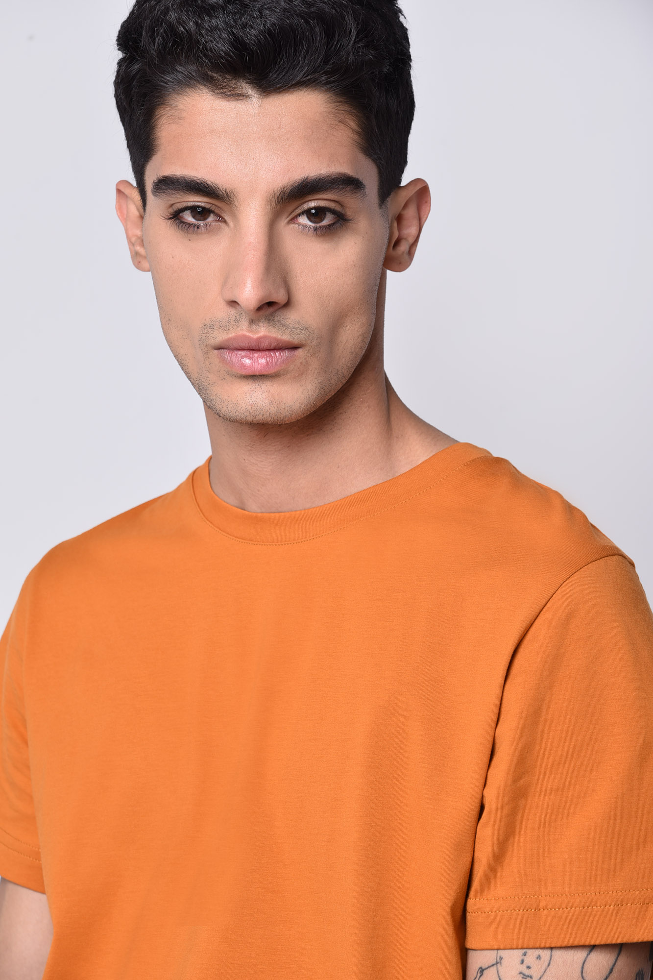 تیشرت آستین کوتاه یقه گرد بیسیک