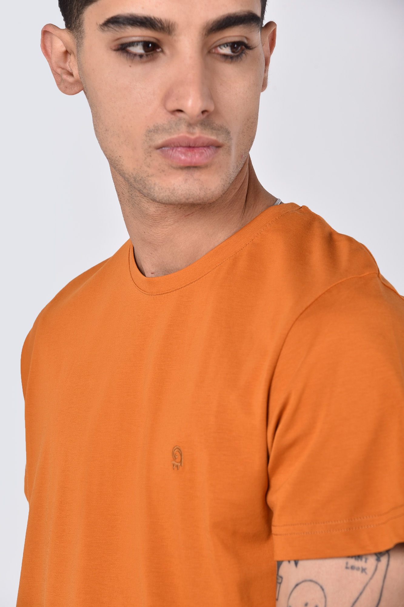 تیشرت آستین کوتاه یقه گرد بیسیک