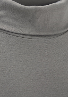 تی شرت یقه اسکی