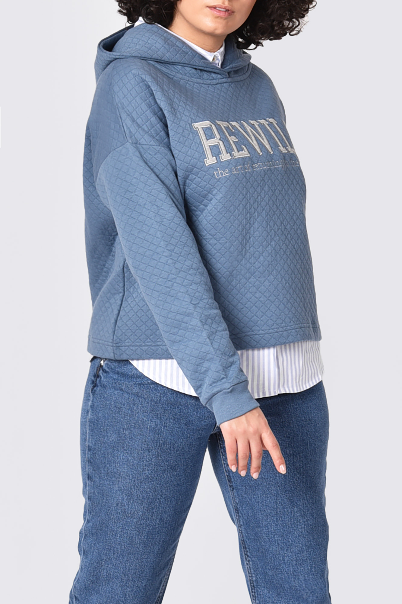 هودی گلدوزی دار زنانه