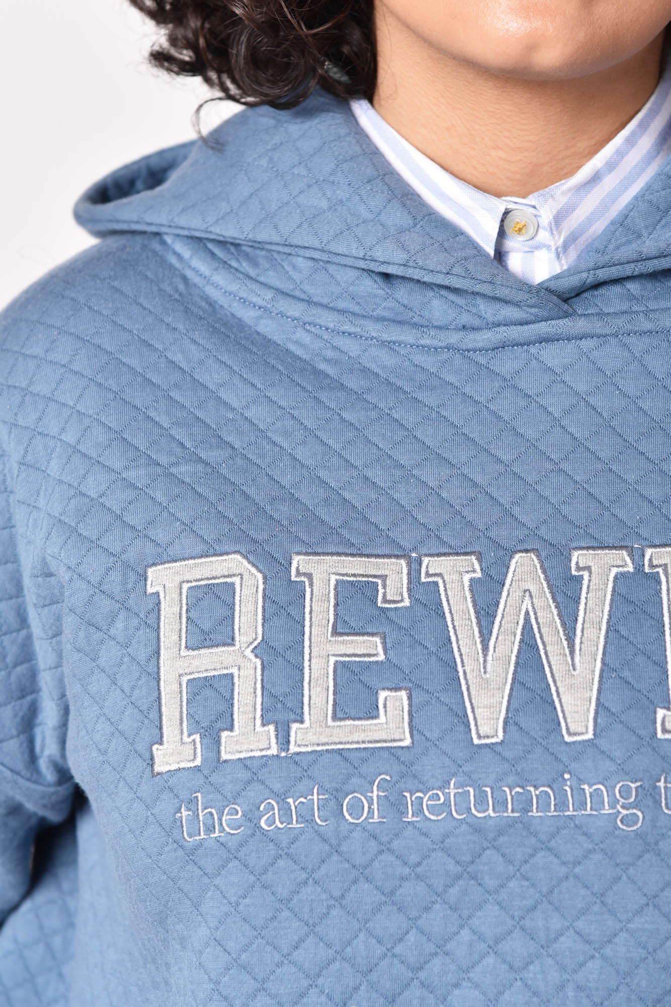 هودی گلدوزی دار زنانه