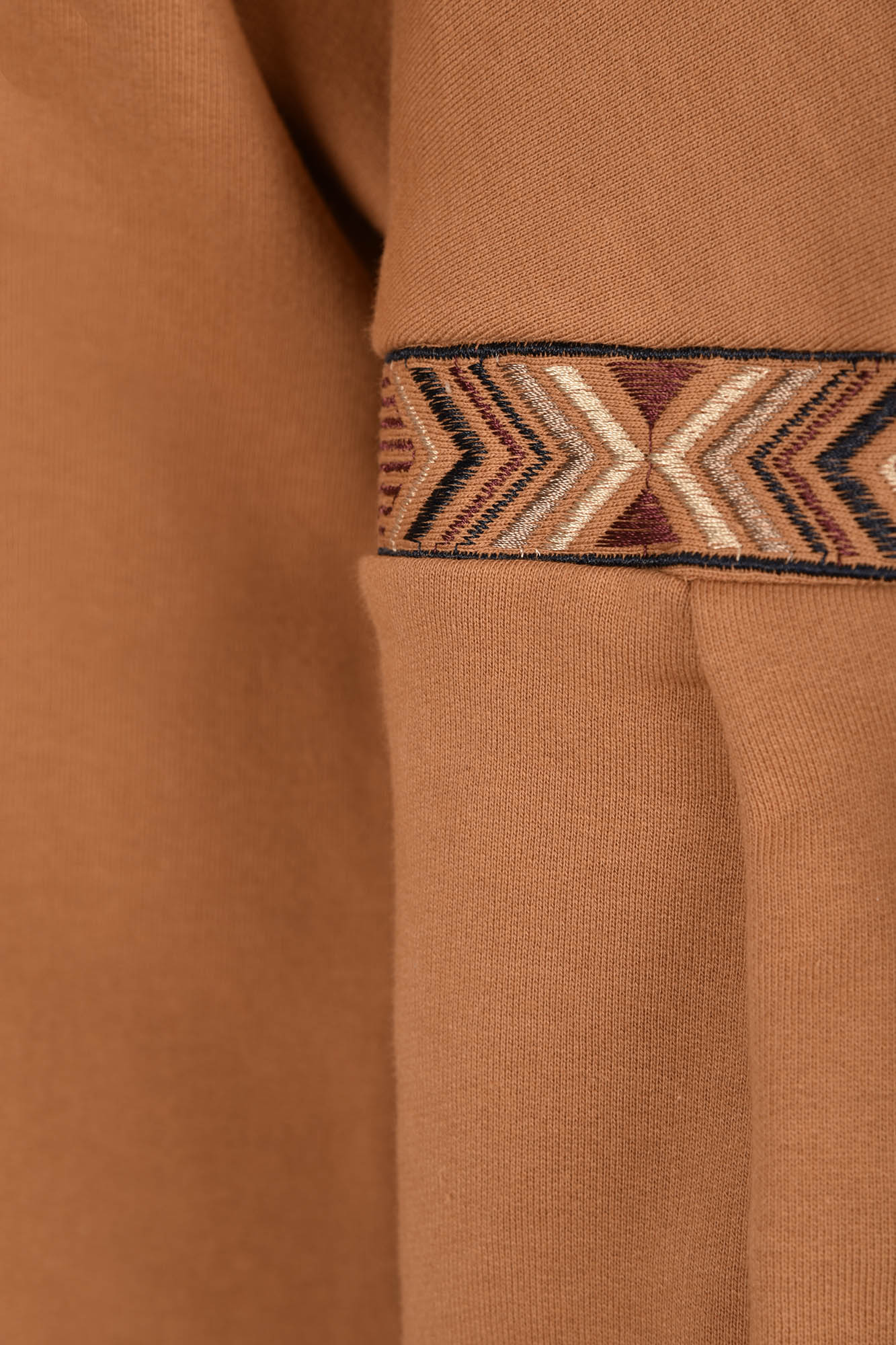 تیشرت آستین بلند