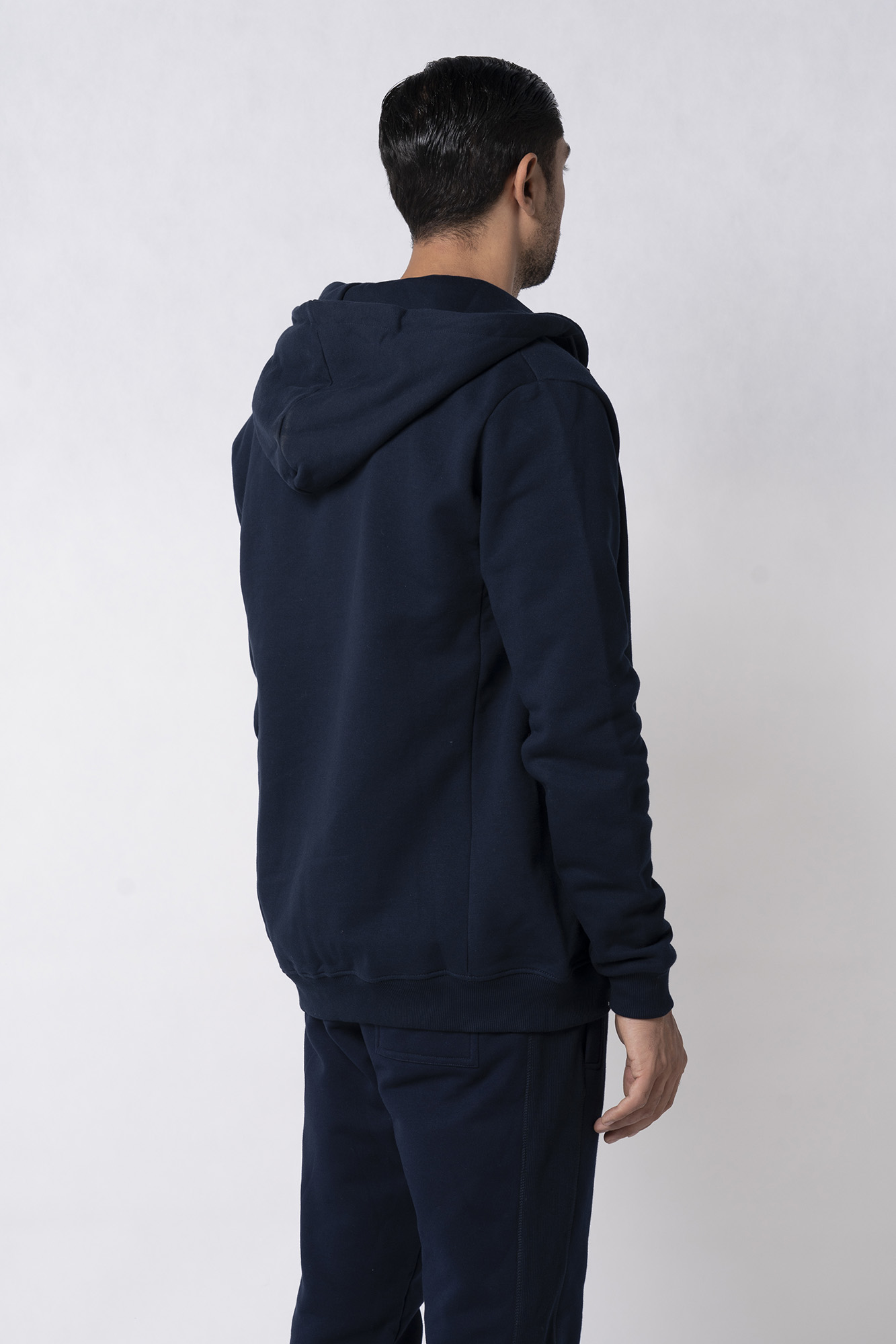 سوئیشرت کلاهدار