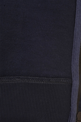 سوئیشرت کلاهدار