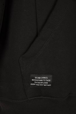 سوئیشرت کلاهدار