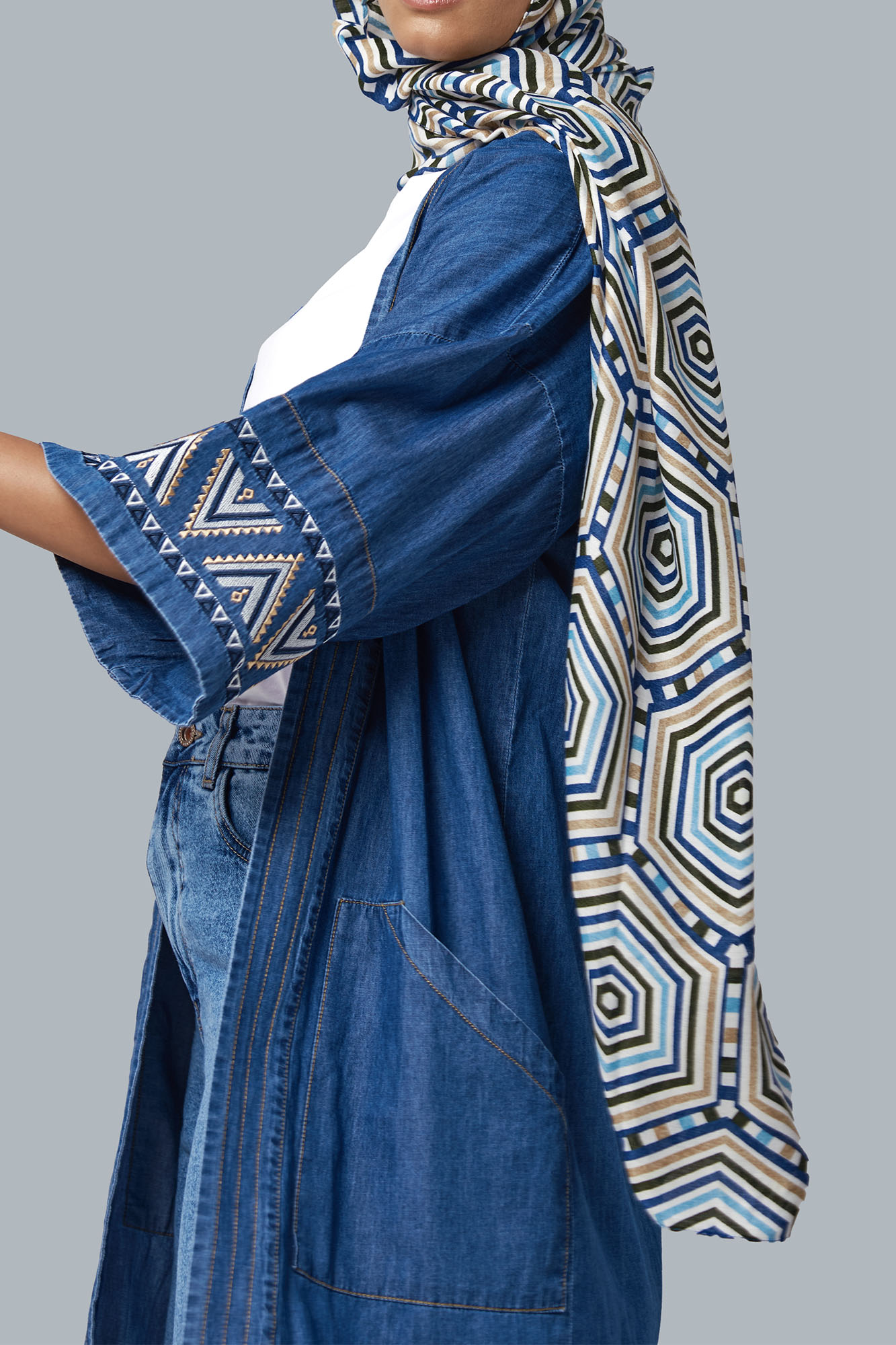 مانتو جین گلدوزی دار