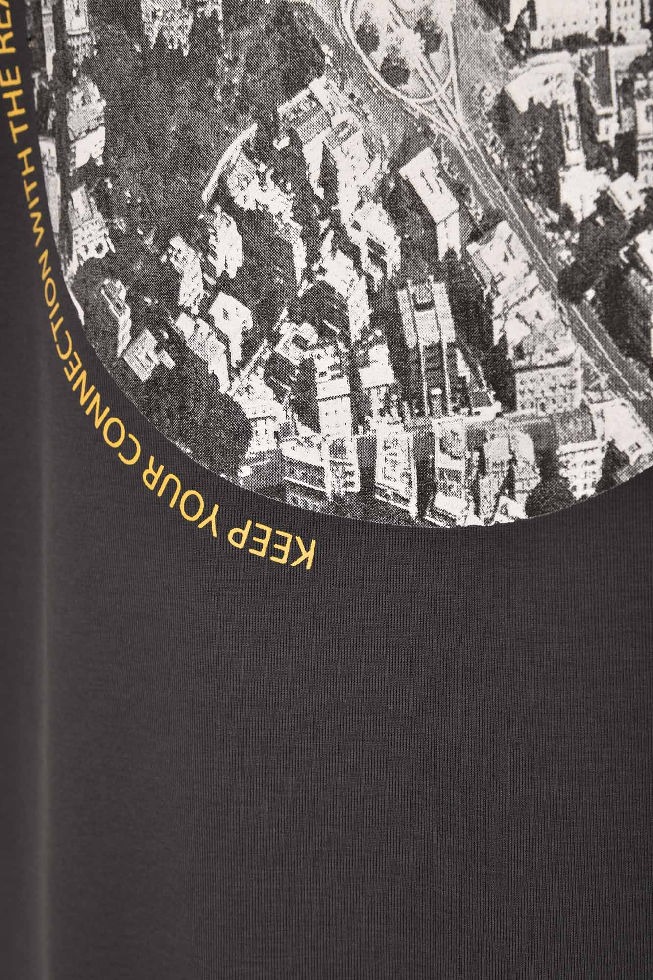 تیشرت آستین کوتاه چاپی