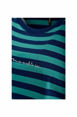 تیشرت کراپ گلدوزی دار