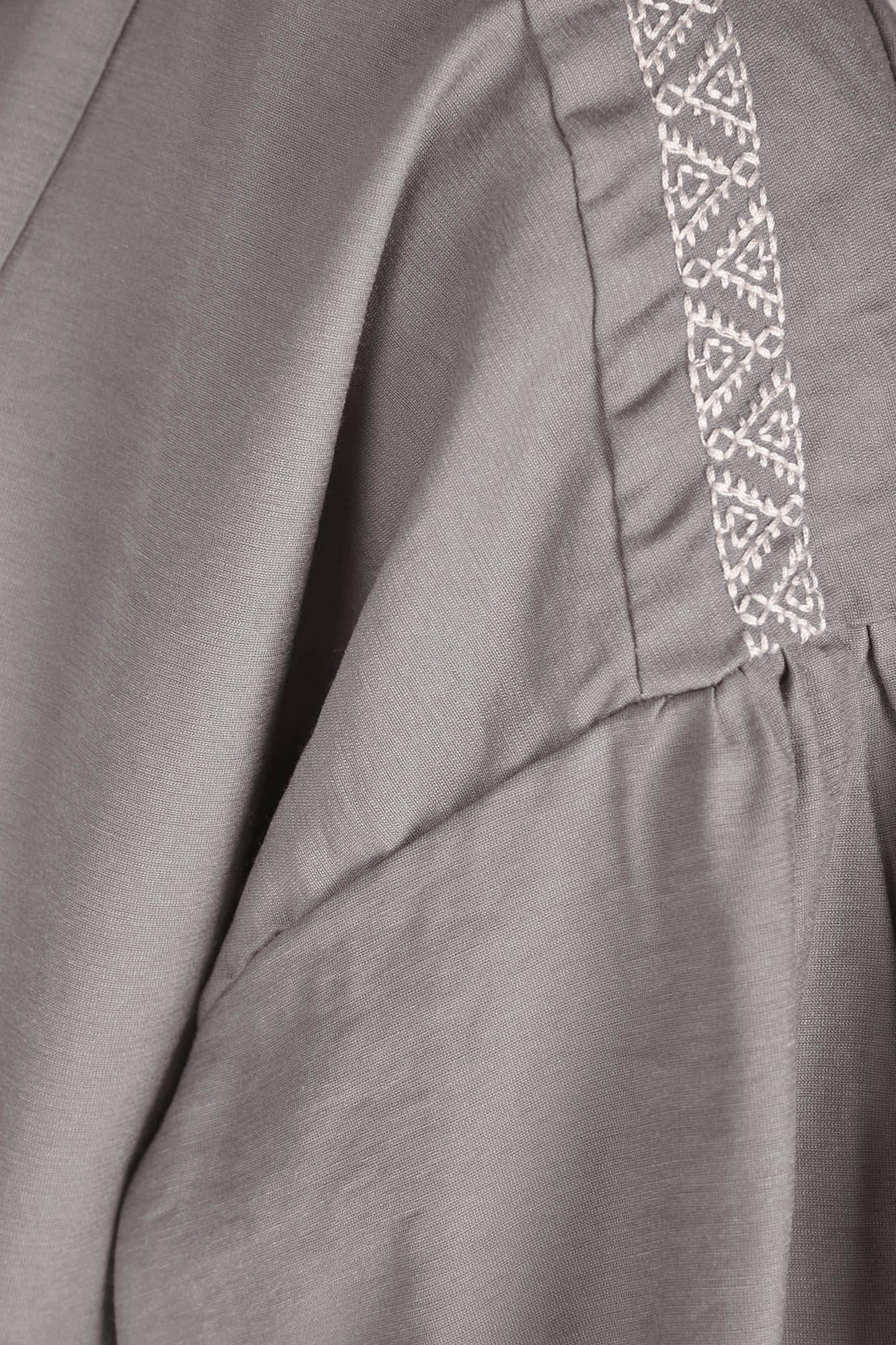 مانتو گلدوزی دار