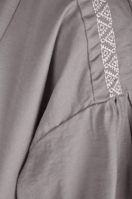 مانتو گلدوزی دار