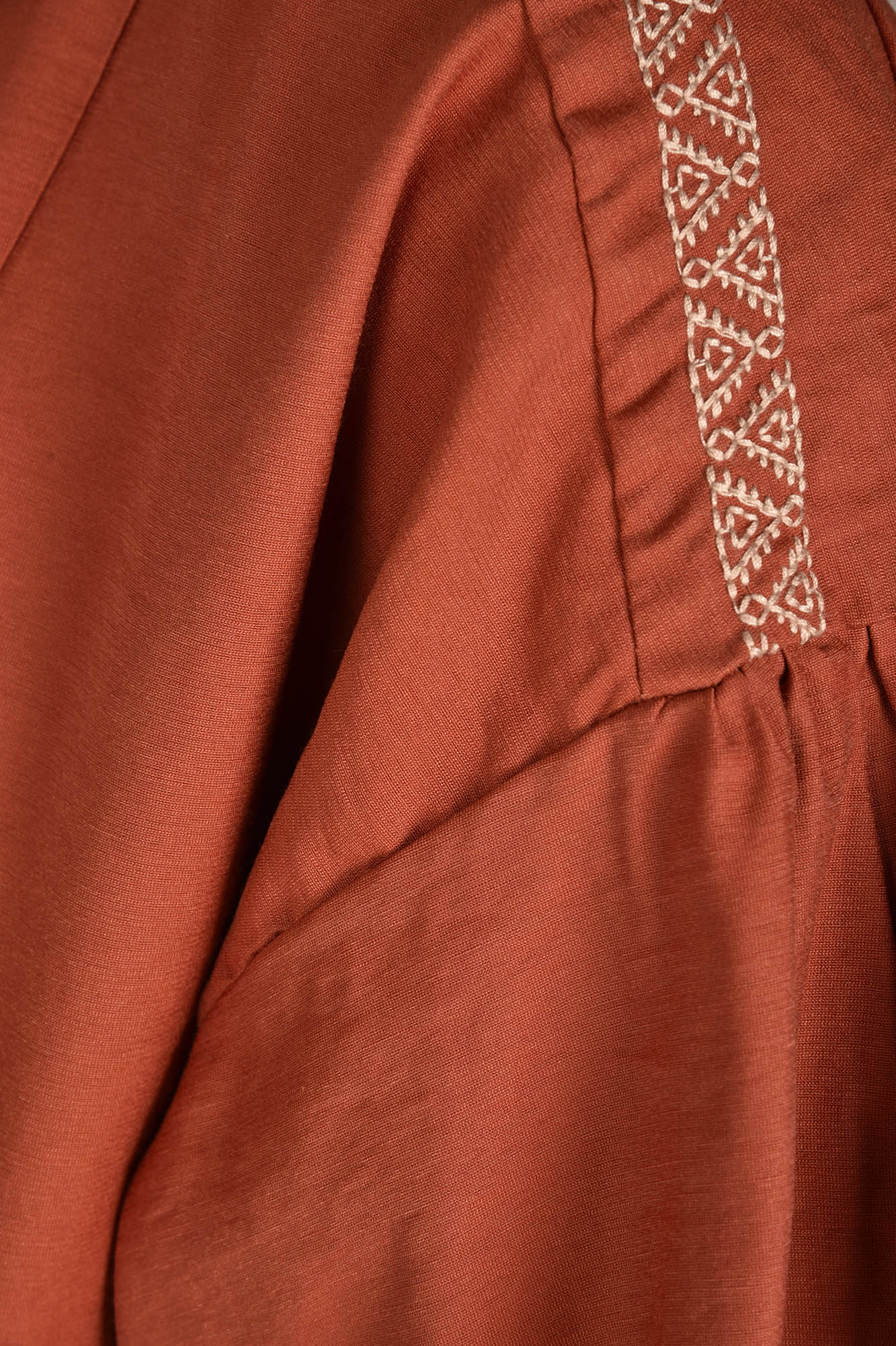 مانتو گلدوزی دار