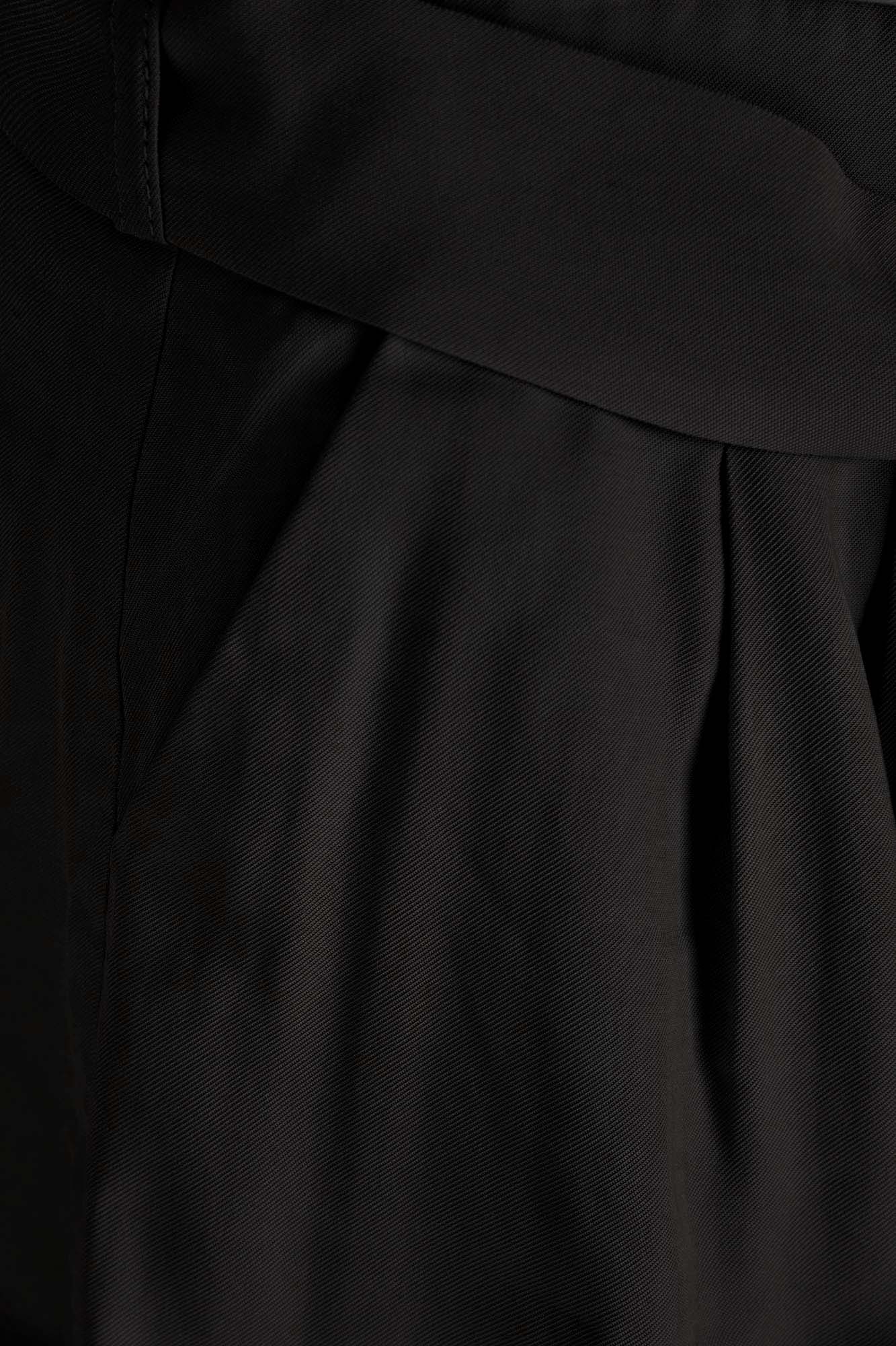 شلوارک پیلی دار