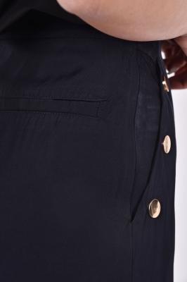 شلوارک دکمه دار