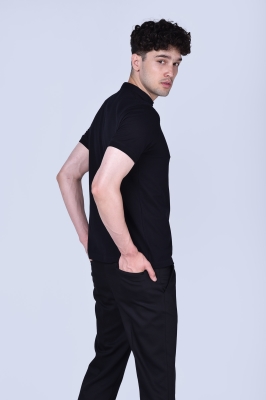 تیشرت آستین کوتاه یقه گرد سه دکمه