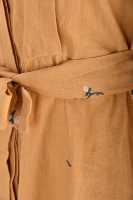 مانتو پیلی دار گلدوزی دار