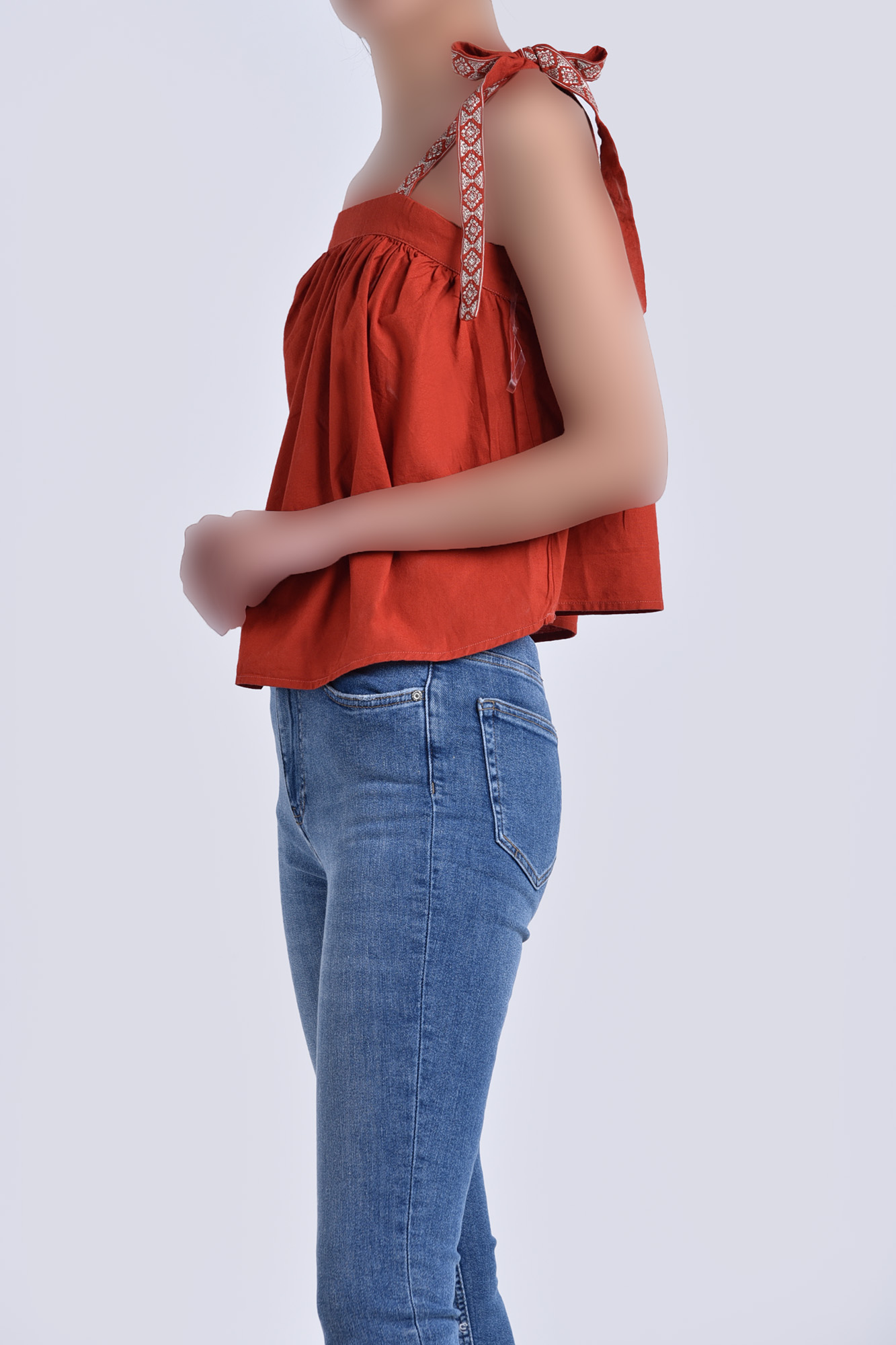 تاپ گلدوزی دار