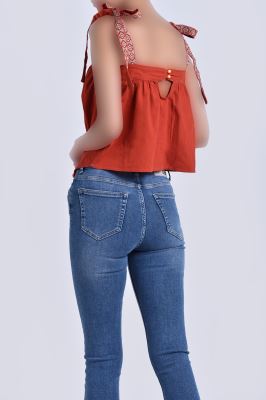 تاپ گلدوزی دار