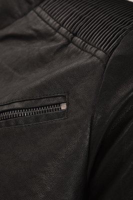 کاپشن چرم سرشانه دوخت دار