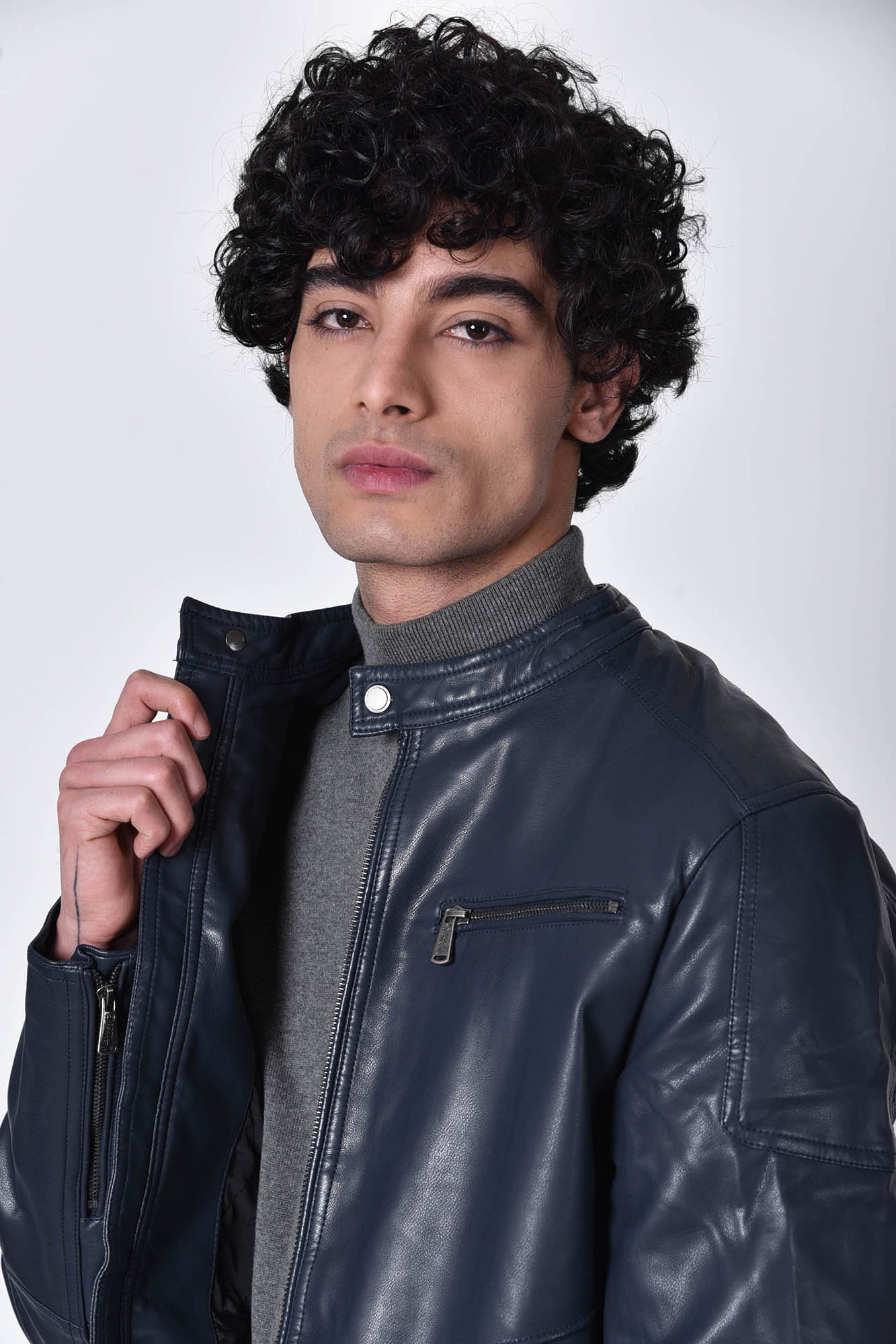 کاپشن چرم برش دار