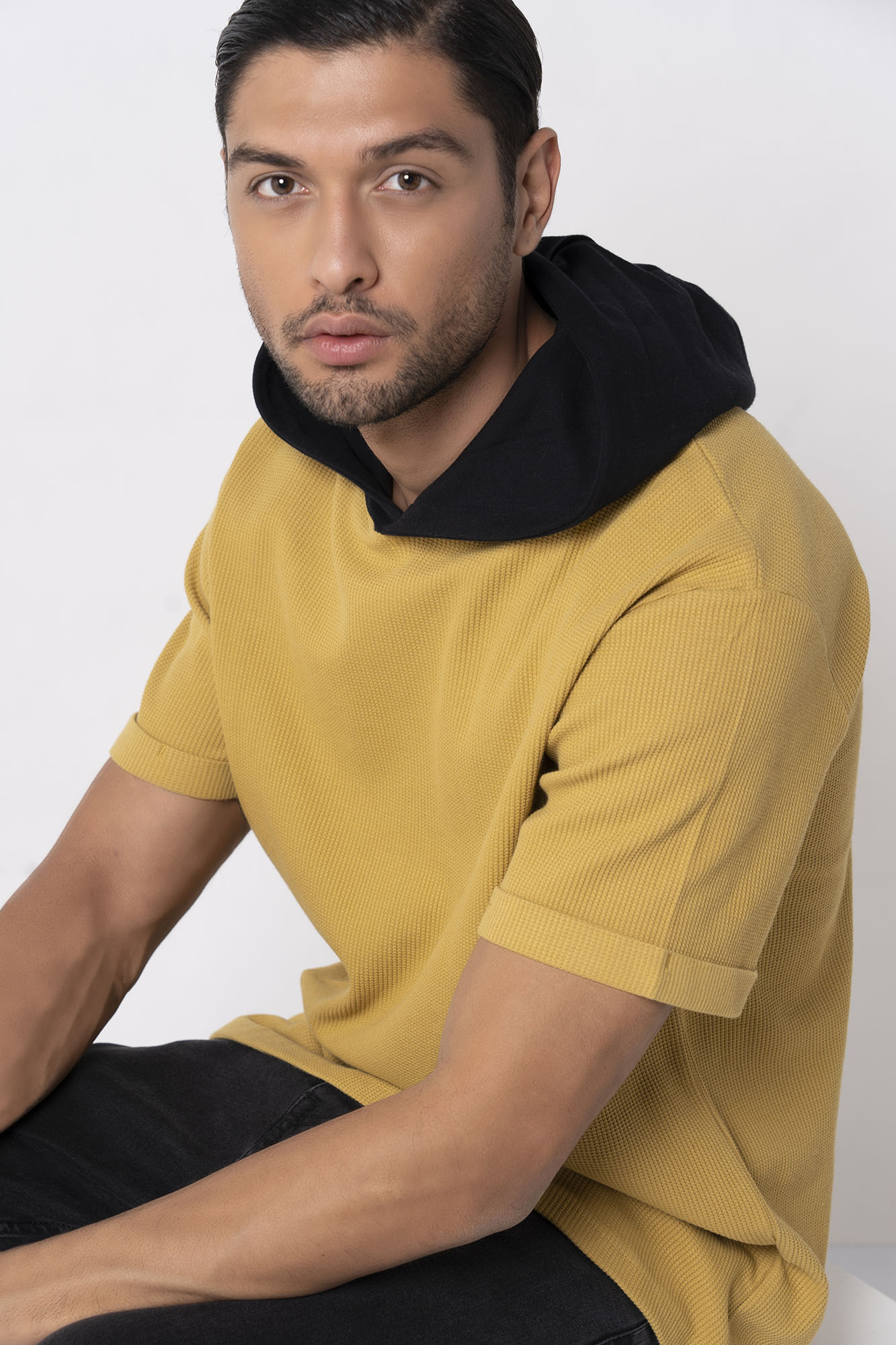 تیشرت آستین کوتاه کلاه دار