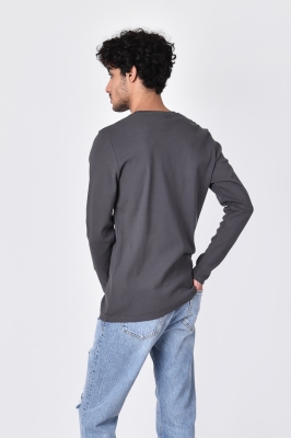 تیشرت آستین بلند یقه گرد