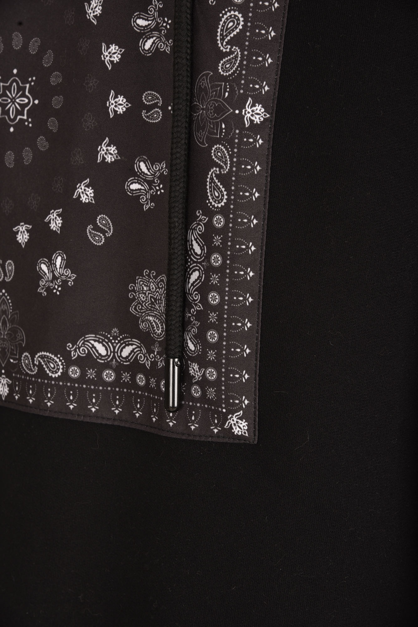 هودی چاپ و گلدوزی دار