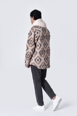 کاپشن طرحدار پشمی