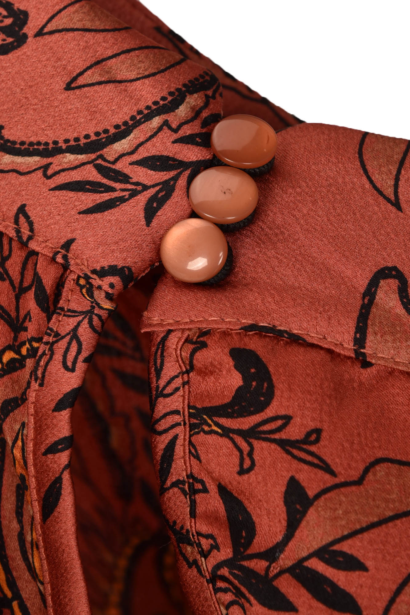 بلوز آستین بلند یقه ایستاده طرحدار