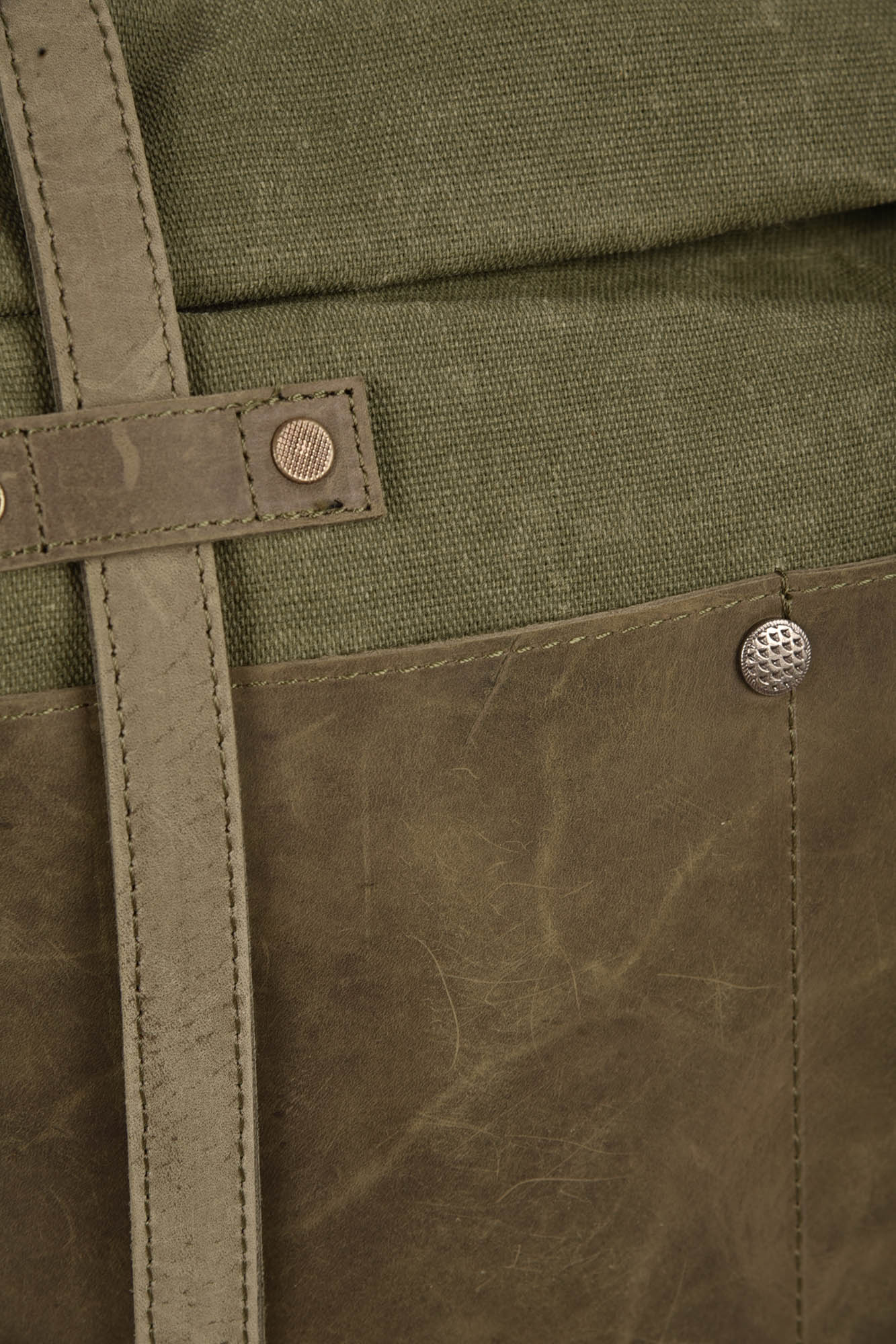 کوله پشتی چرم و برزنت