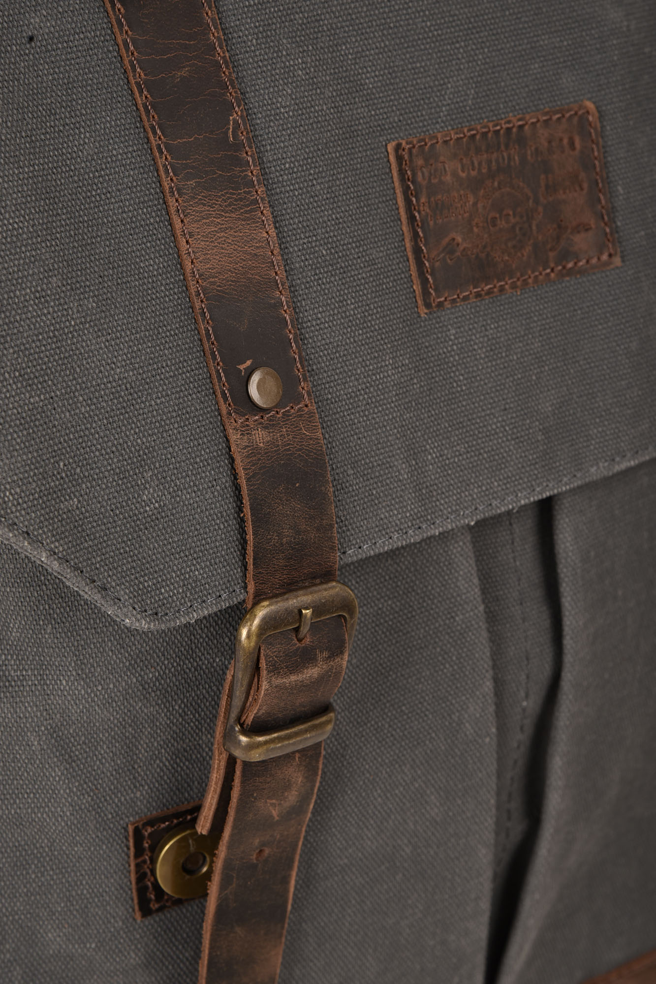 کوله پشتی برزنت جیب دار