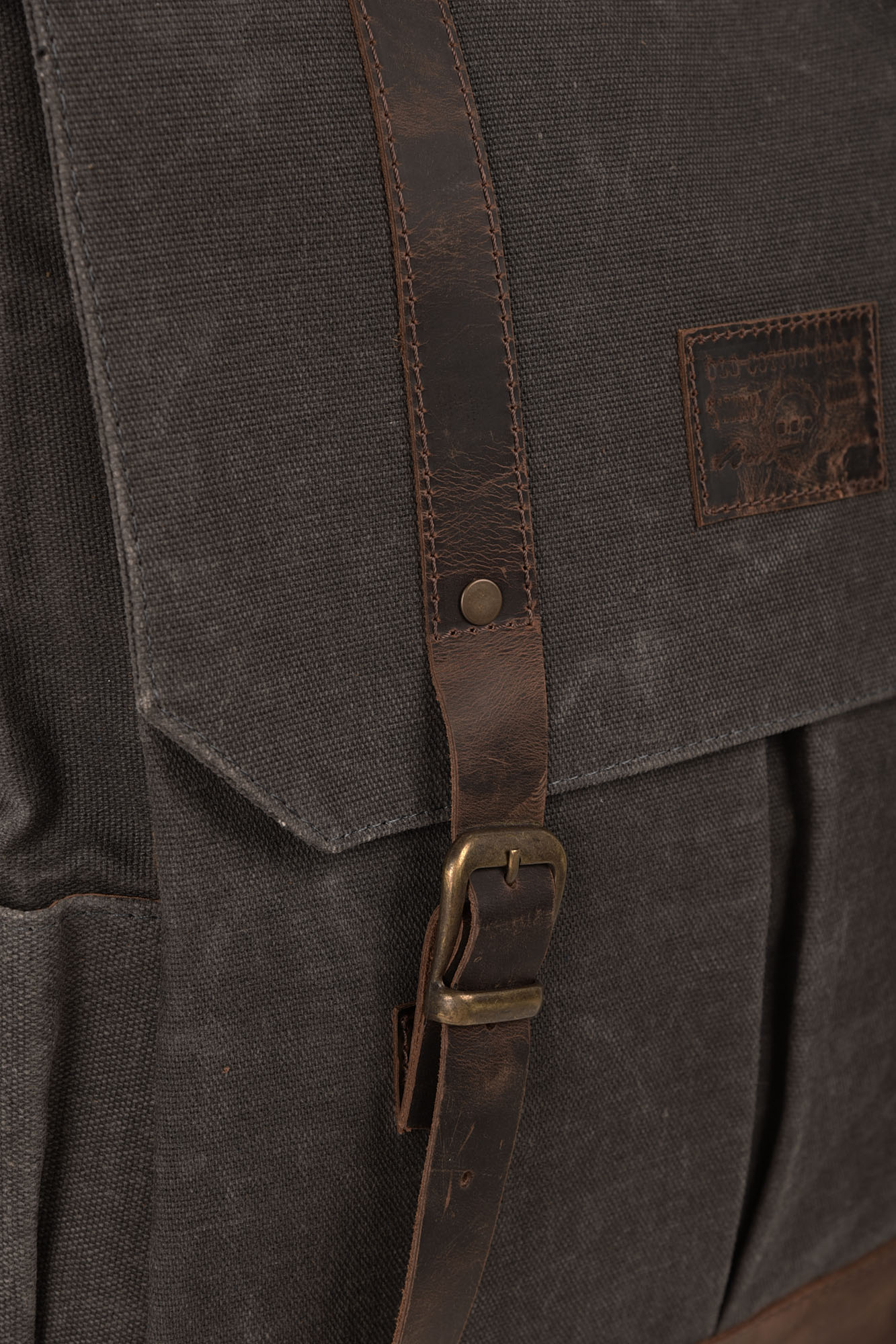 کوله پشتی برزنت جیب دار