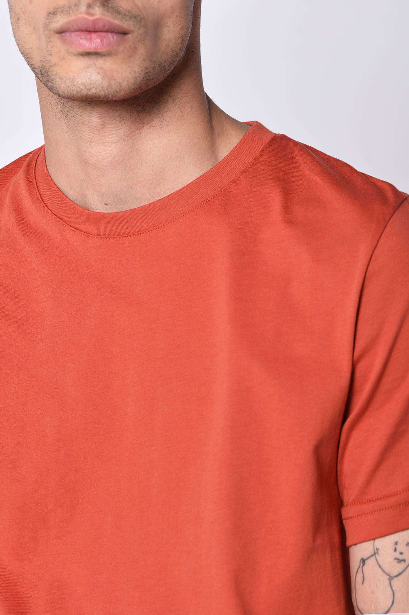 تیشرت آستین کوتاه یقه گرد بیسیک