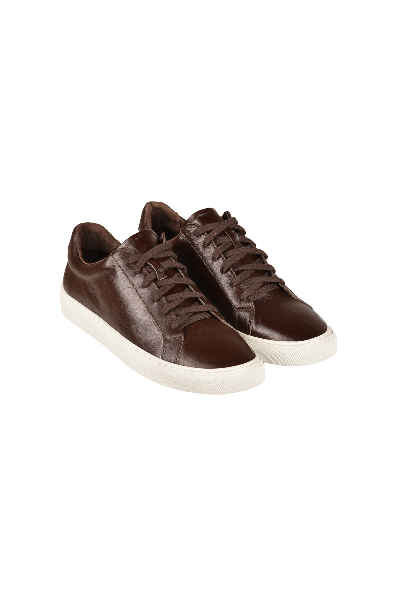 اسنیکرز چرم