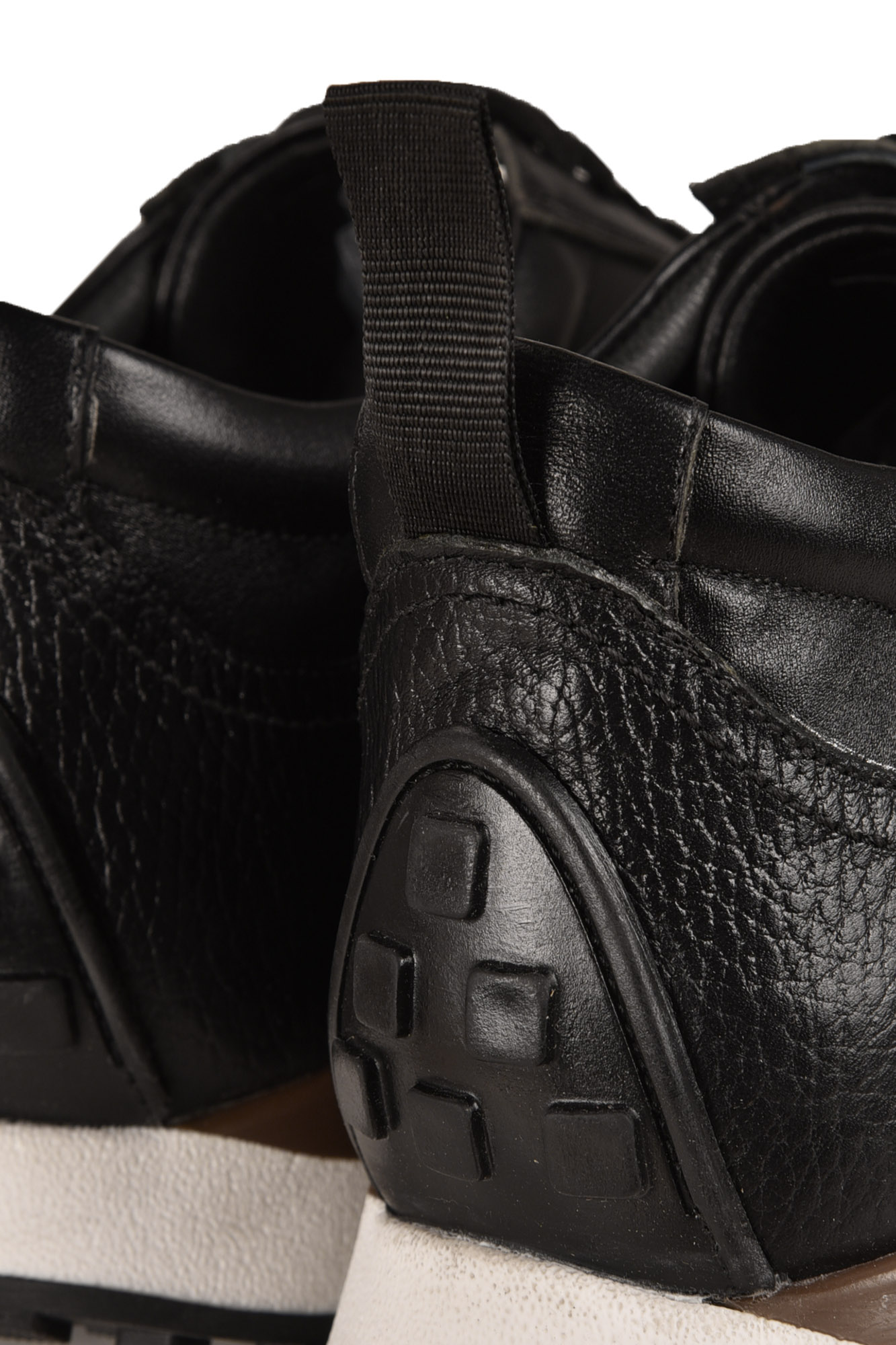 اسنیکرز چرم