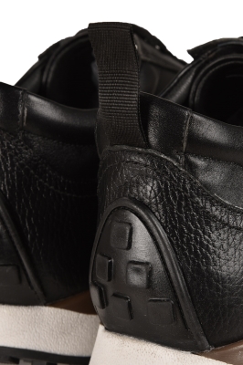 اسنیکرز چرم