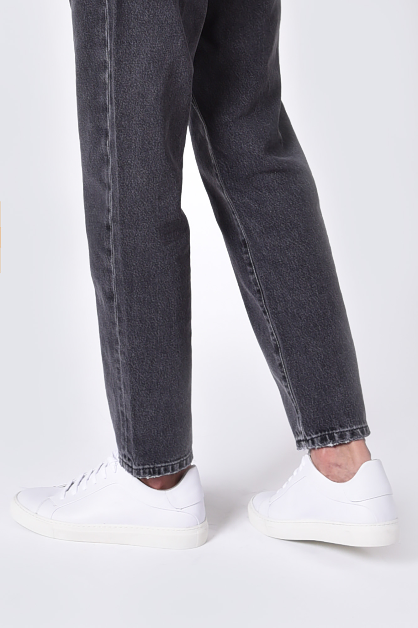 اسنیکرز چرم