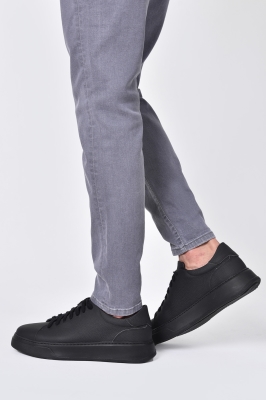 اسنیکرز چرم