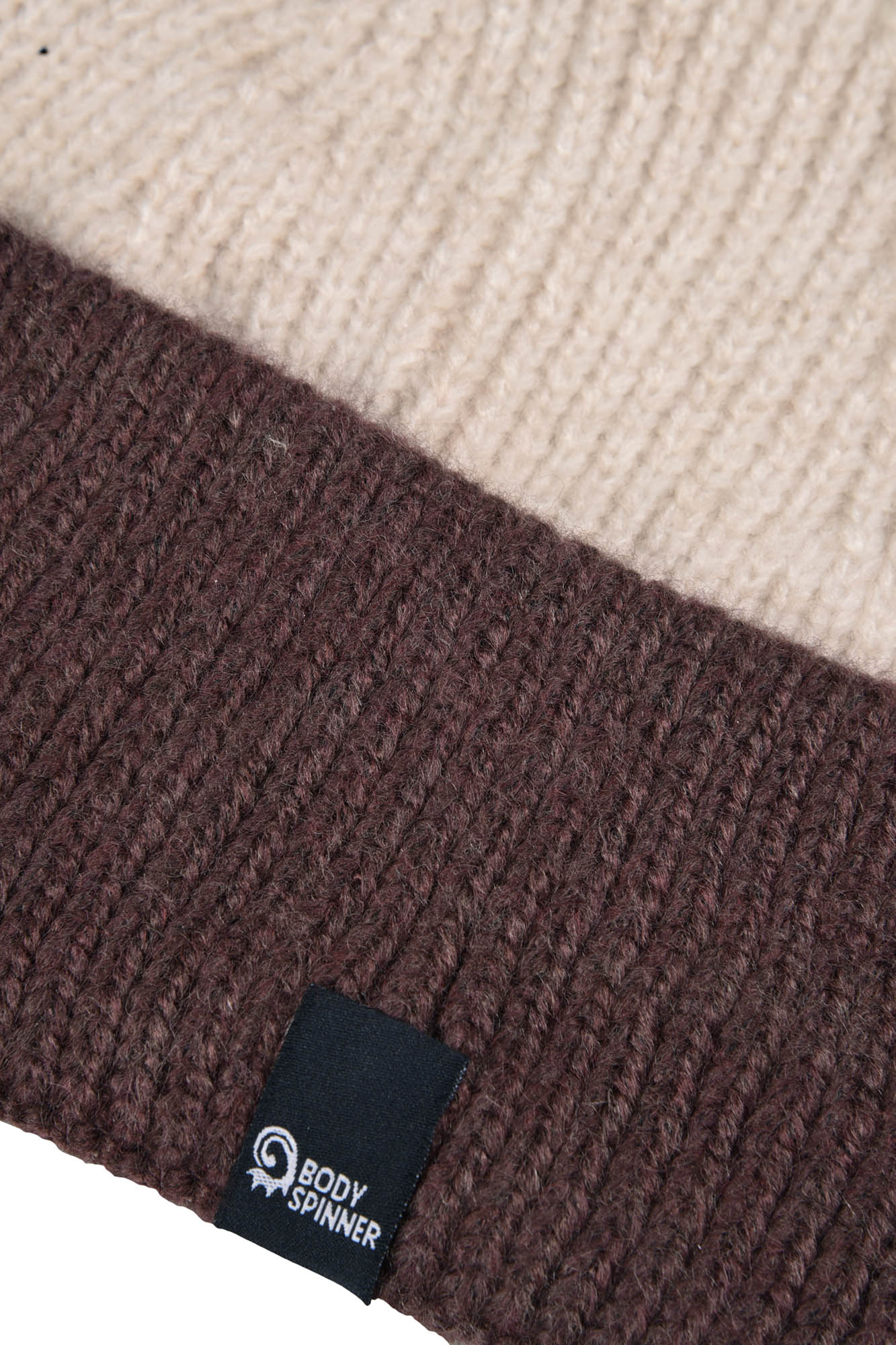 کلاه بافت دو رنگ