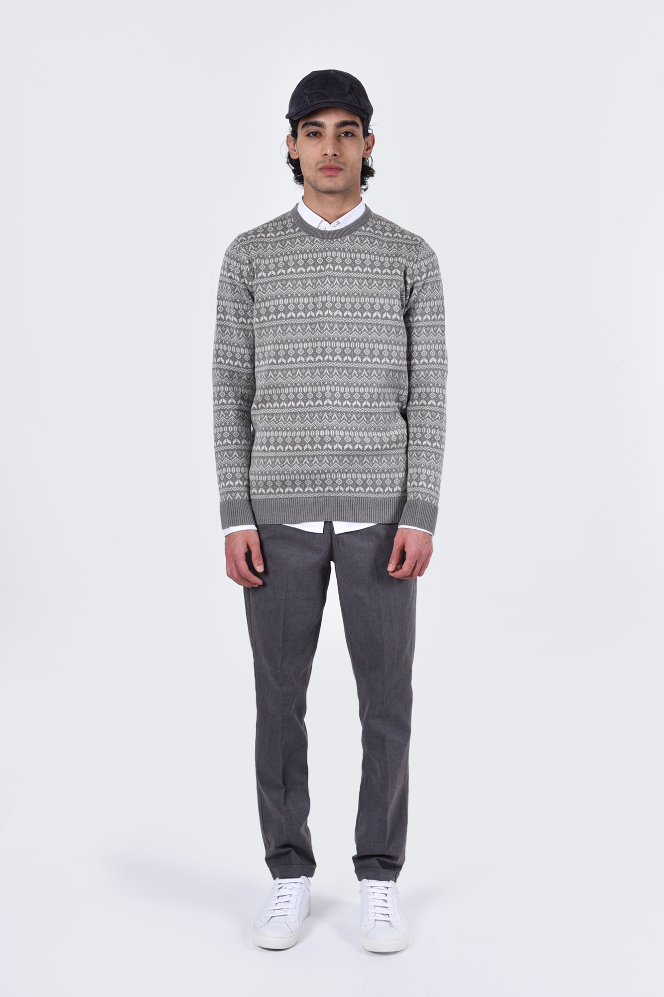 بافت ژاکارد یقه گرد